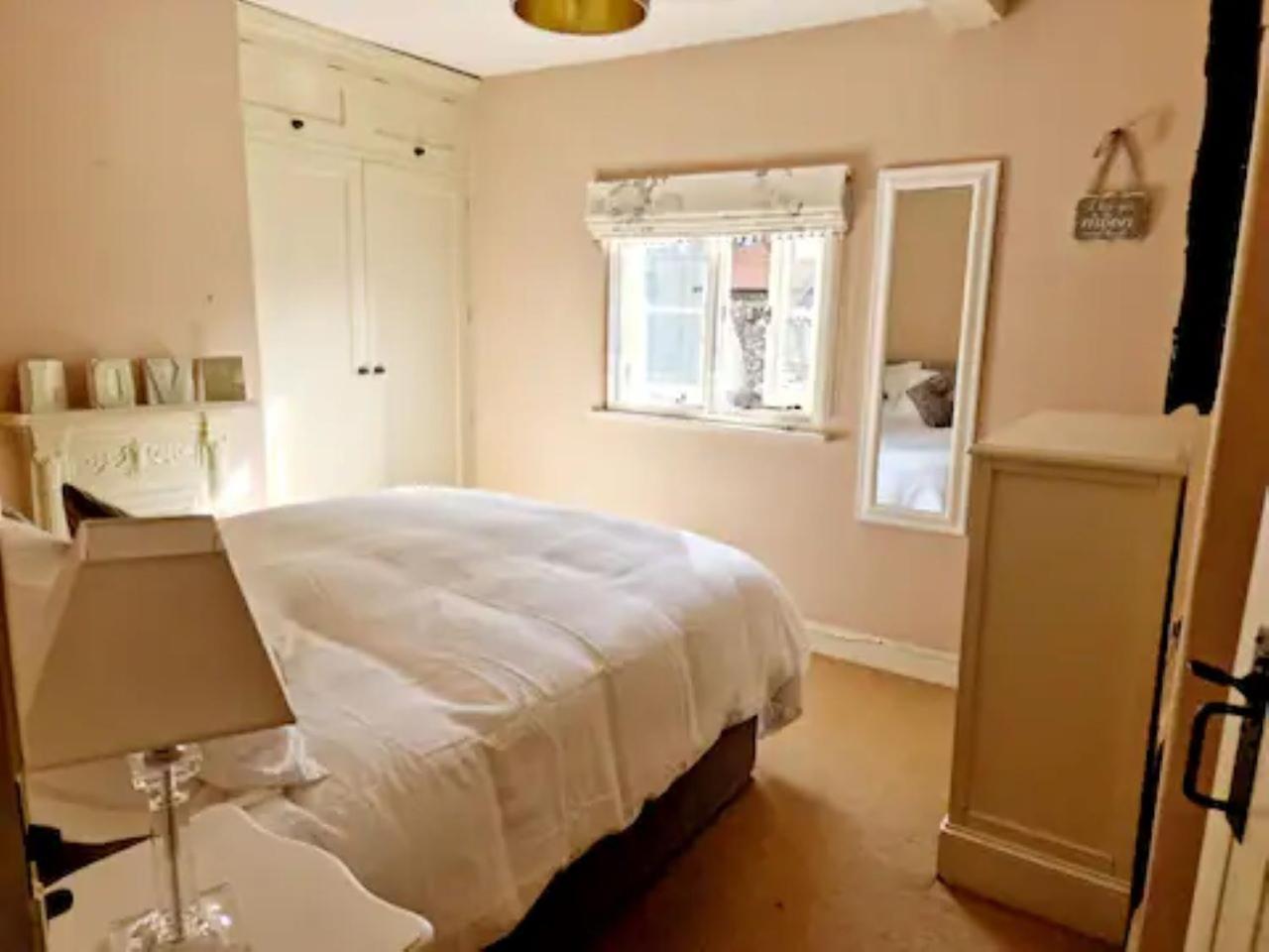 Jackdaw Cottage-Beautiful Cottage, Town Centre Wimborne Minster Exterior photo